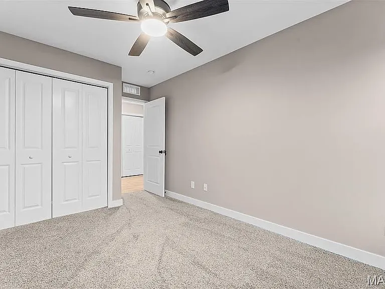 212 W State St — Photo 14