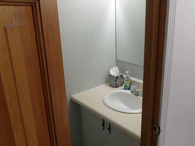 921 Onondaga St — Photo 7