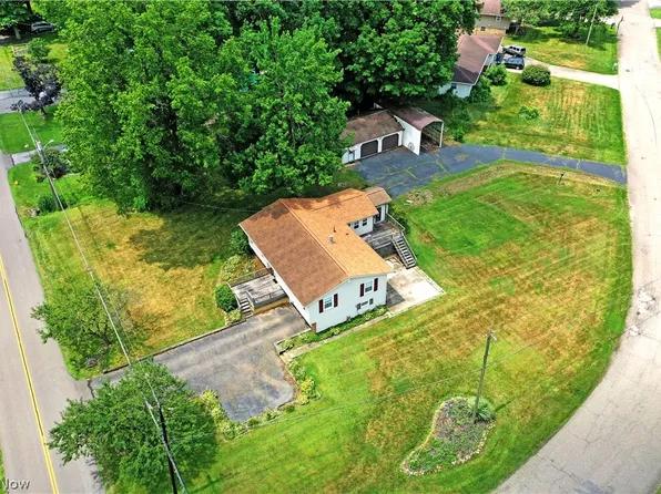 3592 Carson Salt Springs Rd, Newton Falls, OH 44444