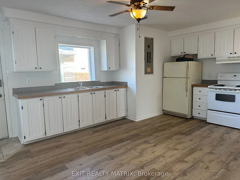 696 Principale St #A — Photo 3