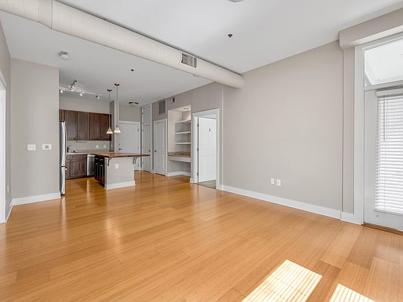 5th image of 220 Cedar St APT 204