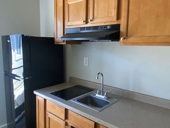 2nd image of 702 4th St #B
