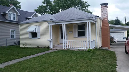 1734 Poplar St Photo 1