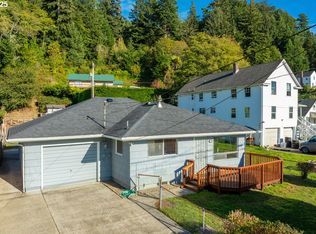 665 Front St, Gardiner, OR 97441