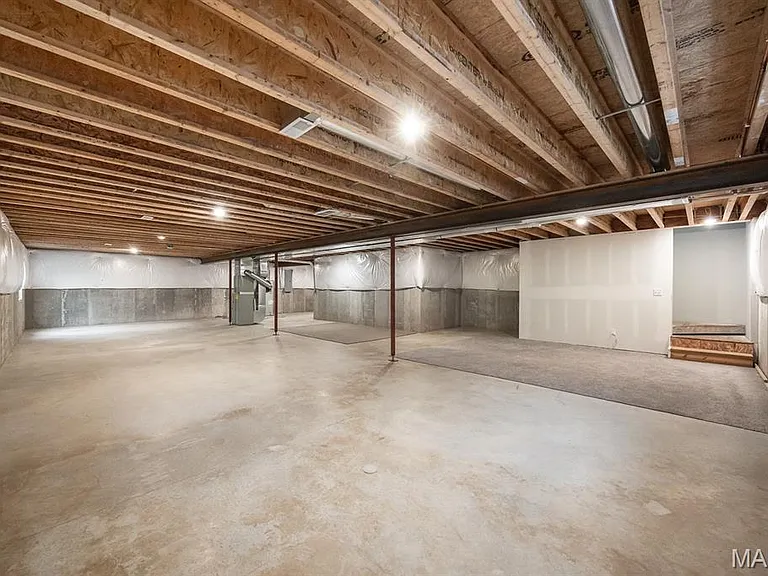 407 Sammy Ln — Photo 33