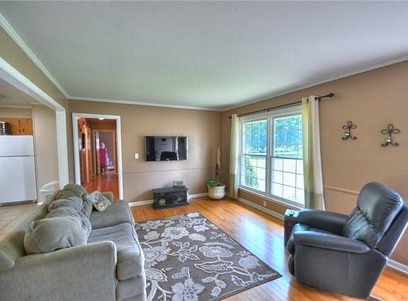 4th image of 117 Wade Dr