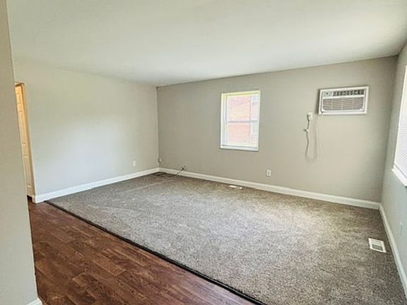 3rd image of 358 Hampshire Dr #1FNA-10316