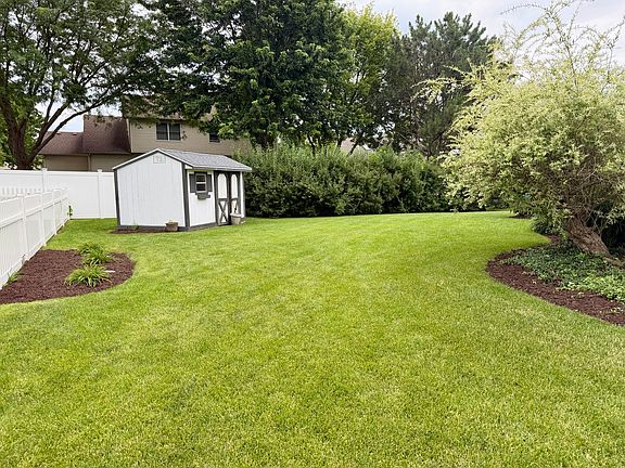 5th image of 300 Savoy Dr