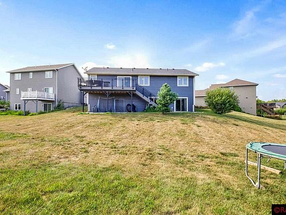 3rd image of 105 Redhawk Ct