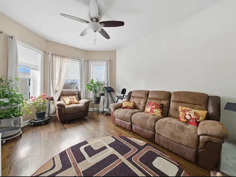 1059 N Central Park Ave #2 — Photo 2