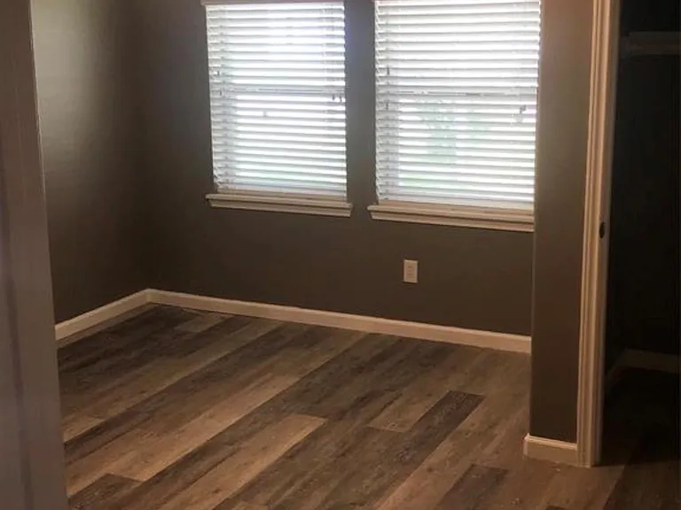 2515 Jackson St — Photo 8