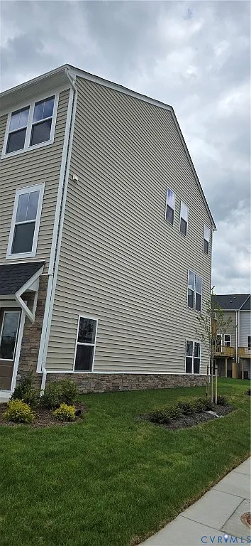 Building Photo - 567 Sybil St