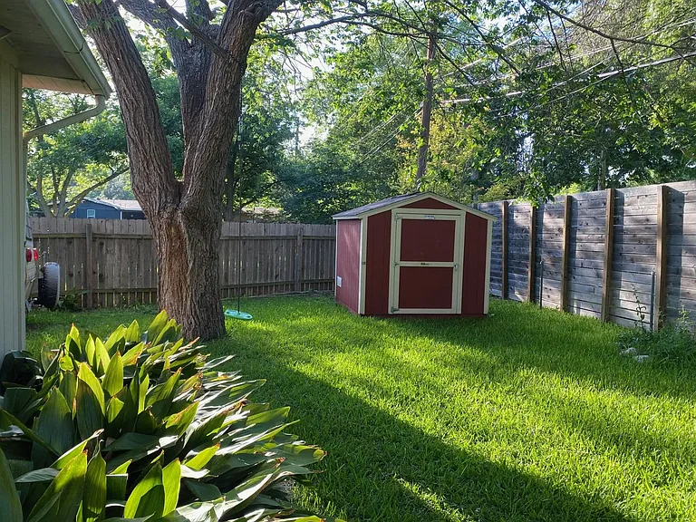 4700 Glenhaven Cir — Photo 17