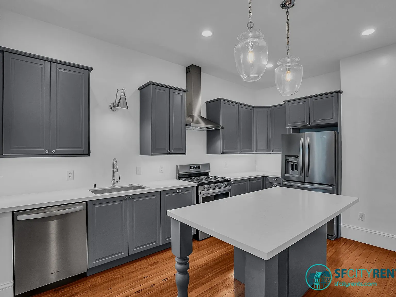 Potrero Hill: Sunny Flat with Twin Peaks Views, Remodeled Kitchen & In-Unit Laundry — Photo 2
