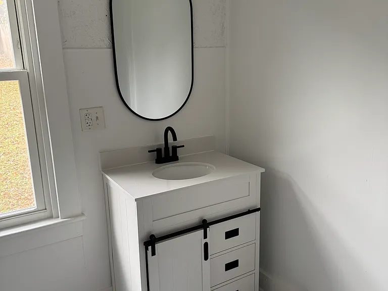 11 Central Ave — Photo 7