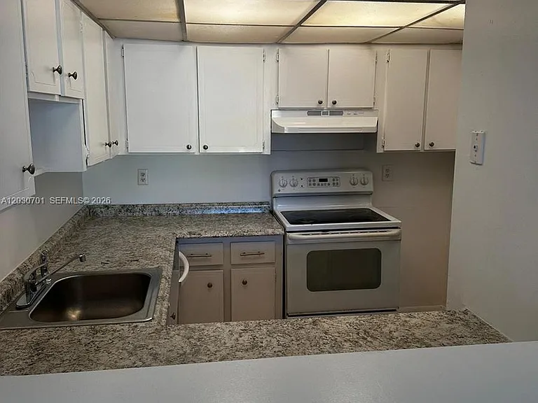 6950 Miami Gardens Dr #2304 — Photo 3