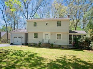 4 Applecrest Rd, Andover, MA 01810