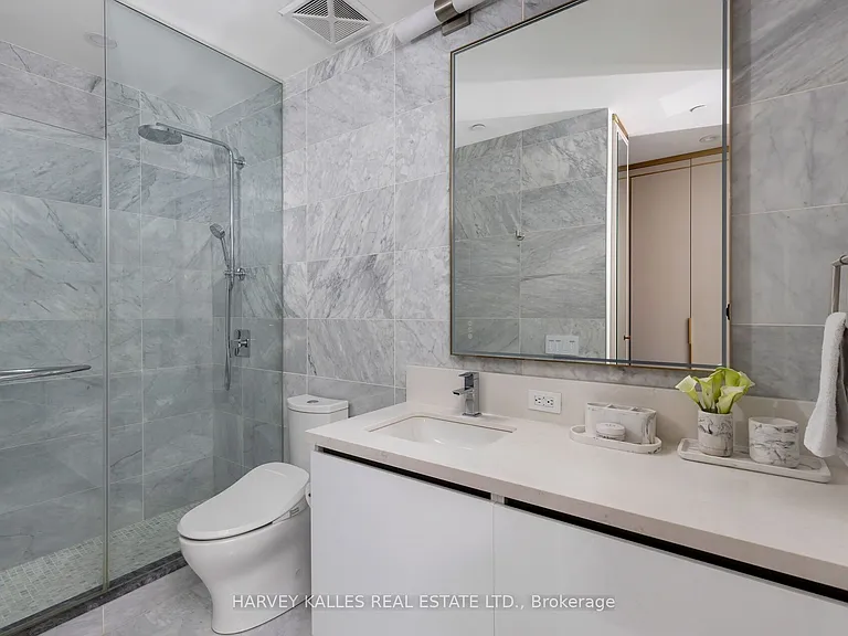 151 Avenue Rd #805 — Photo 30