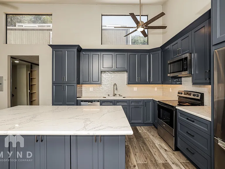 5400 Mountain Blvd #230 — Photo 8