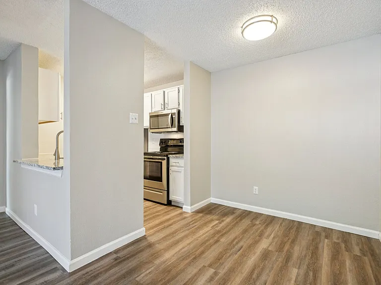 Fieldcrest Apartments — Photo 16