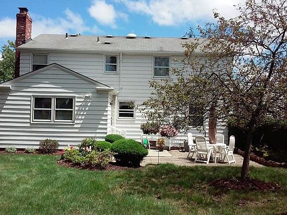 2nd image of 2028 Magnolia Dr