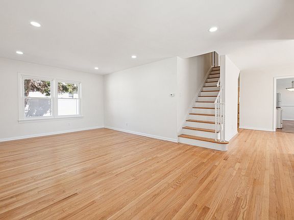 2nd image of 623 Livingston Rd