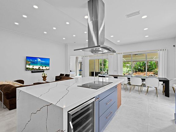 5th image of 8342 Dominica Place