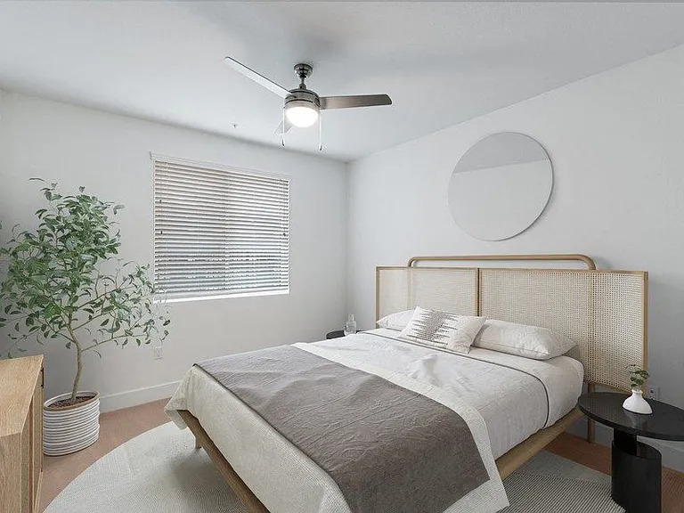 Vernola Marketplace Luxury Apartments — Photo 10