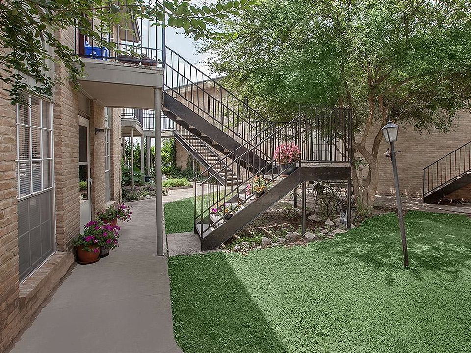 1st image of 402 Bryn Mawr Dr APT 204B
