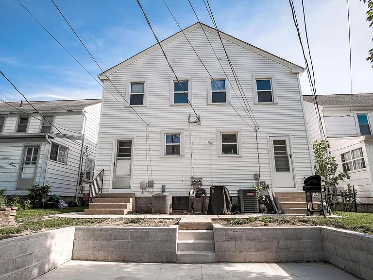 142 W California Ave — Photo 14