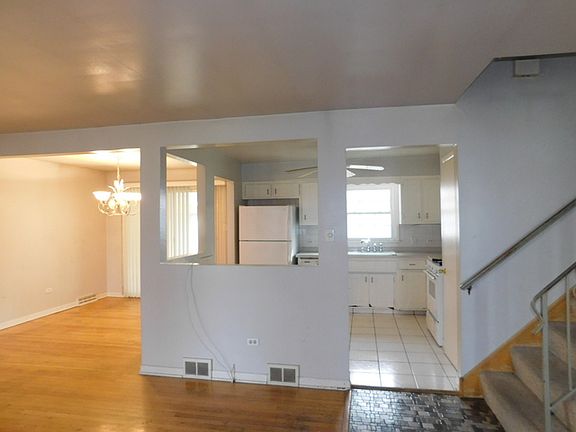 5th image of 10527 S Vicky Ln