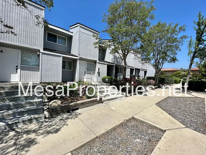 2 bed, 1.5 bath, 1003 sqft, $2,295 — Photo 3