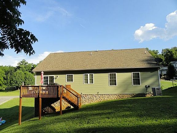 2nd image of 940 Crosscreek Dr