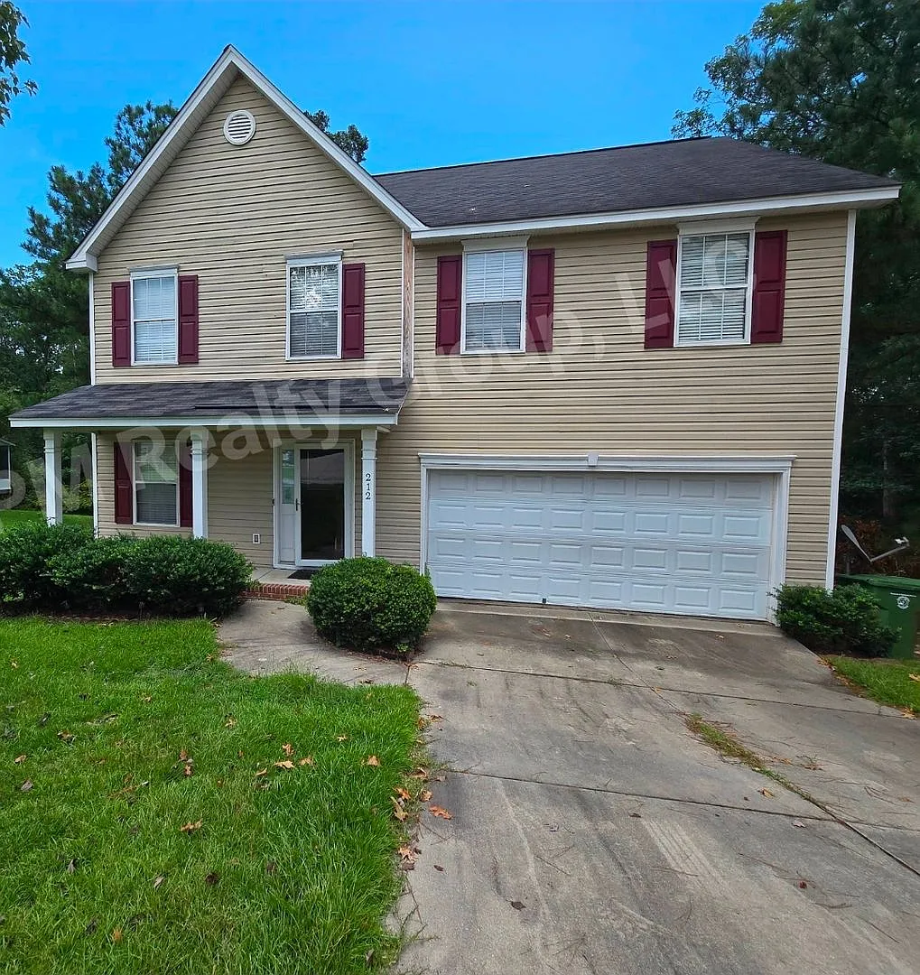 Four bedroom home off Hardscrabble — Photo 1