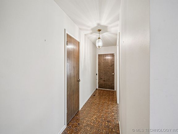 3rd image of 3331 S 125th East Ave