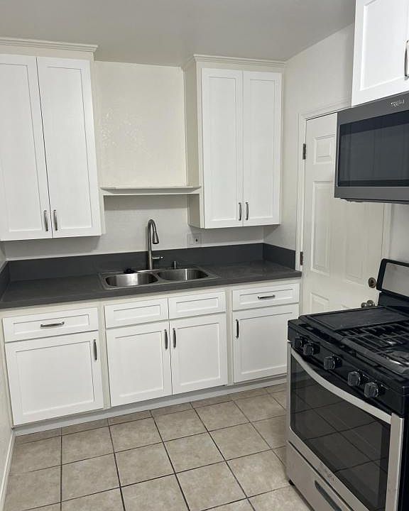 1st image of 1406 W 91st Pl