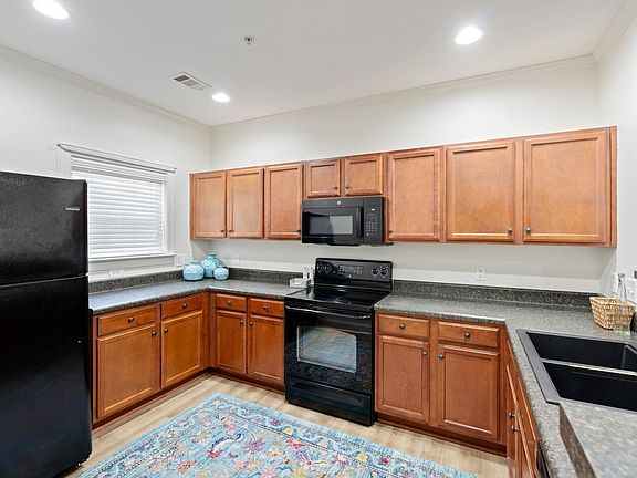 4th image of 348 Easterlin Way