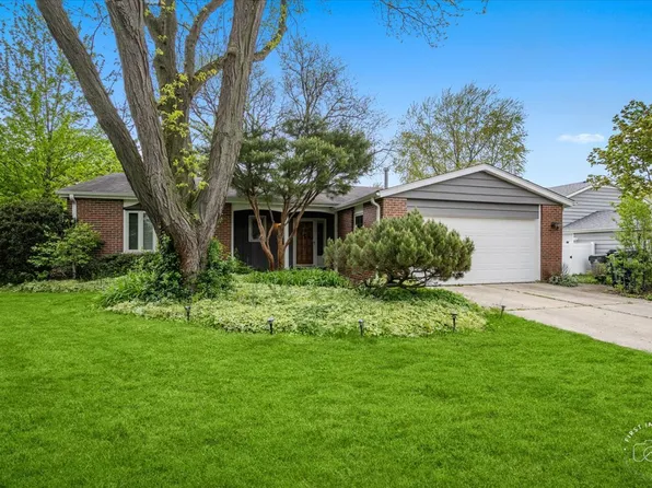 1417 Willcrest Rd, Naperville, IL 60540