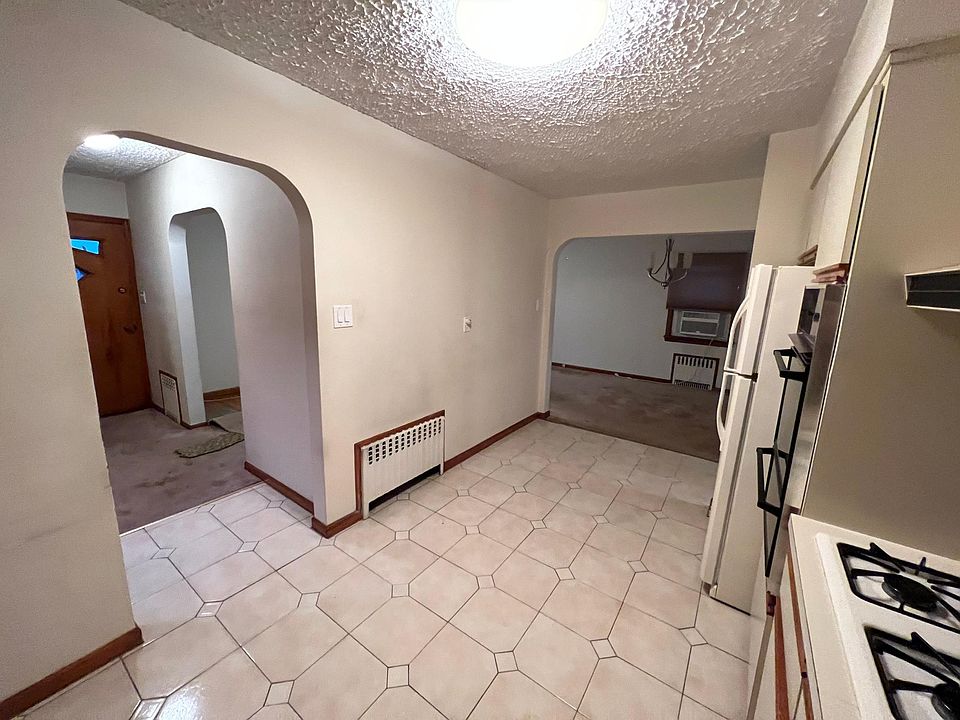 1st image of 62 Kensington Ave