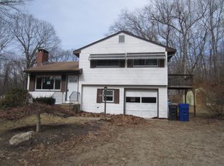 124 Old Oak Trl, Coventry, CT 06238