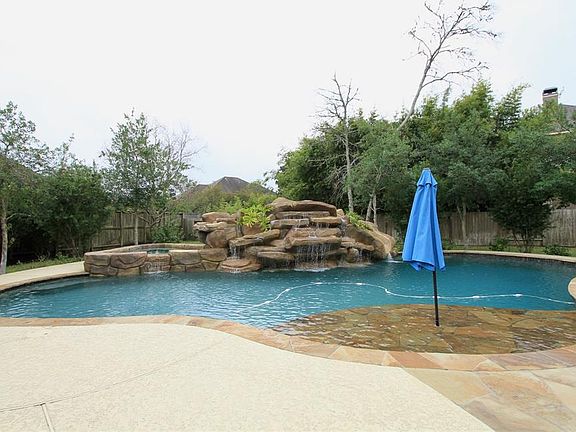 3rd image of 6207 Majestic Hill Dr