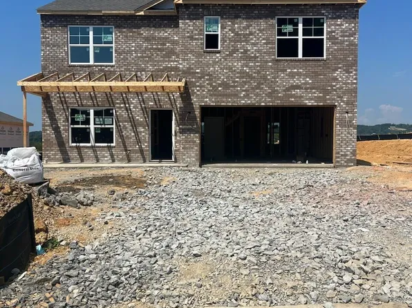 1121 Twelve Oaks Ct, Blountville, TN 37617