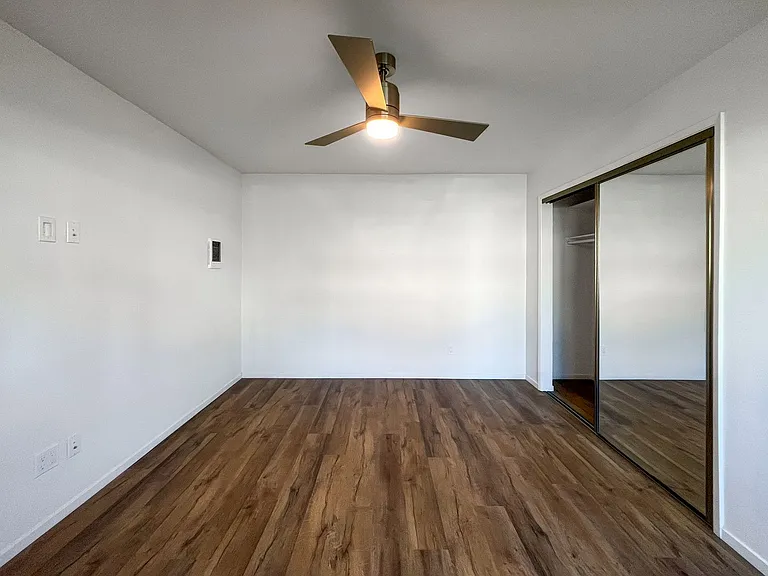 2118 Carnegie Ln — Photo 13