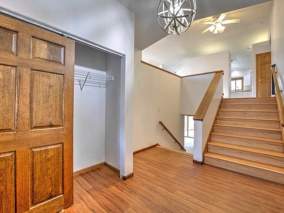 5th image of 1413 Golden Valley Ln