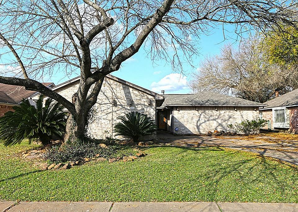 1st image of 13410 Wimbledon Oaks Dr
