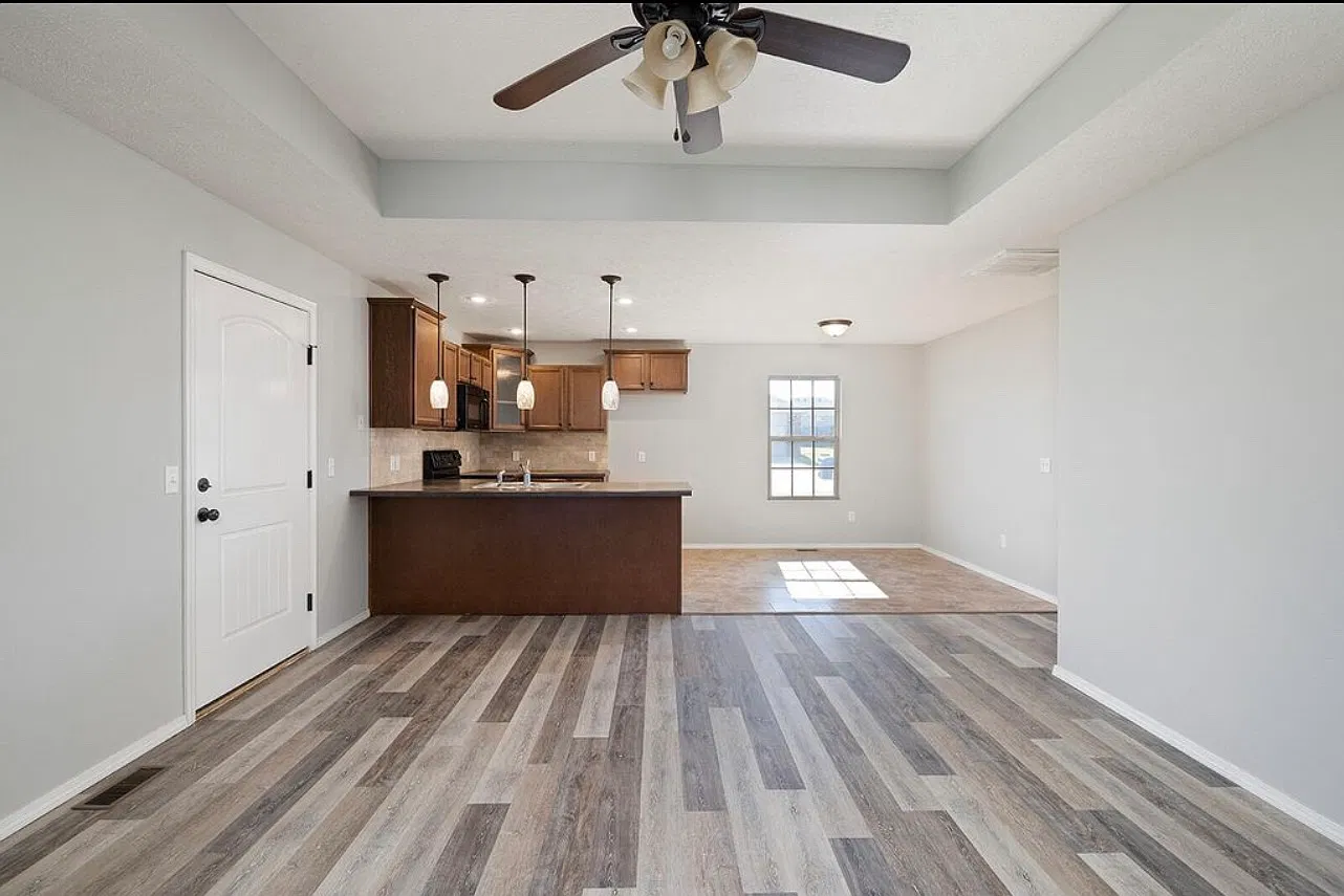 3 bed, 1375 sqft, $1,700 — Photo 3