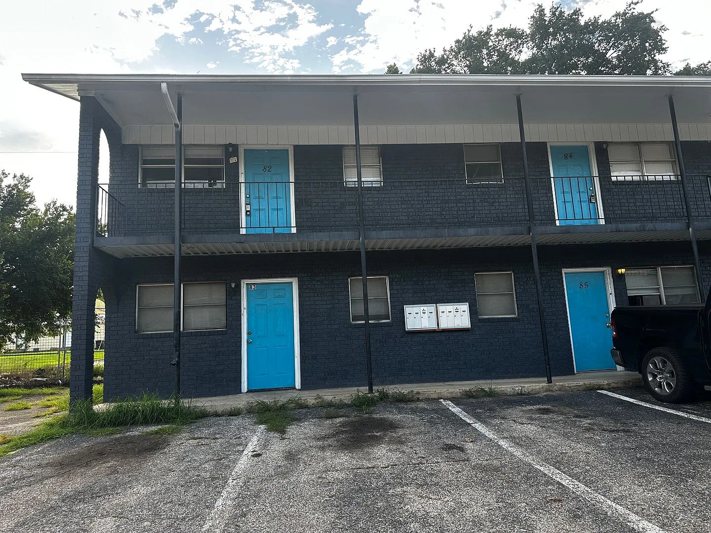 1302 Harris Apartments — Photo 3