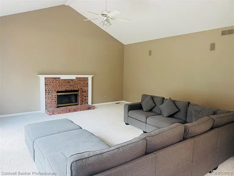 171 Millstone Dr — Photo 8