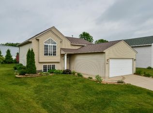 321 Pioneer Trl, Cedar Springs, MI 49319