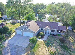 807 14th St, Wellman, IA 52356